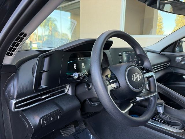 2025 Hyundai ELANTRA SE CERTIFIED