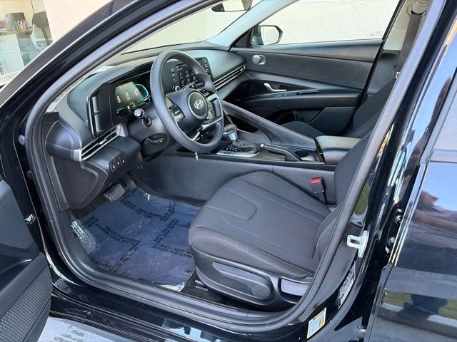 2025 Hyundai ELANTRA SE CERTIFIED