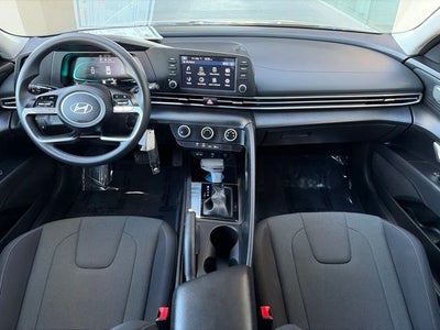 2025 Hyundai ELANTRA SE CERTIFIED