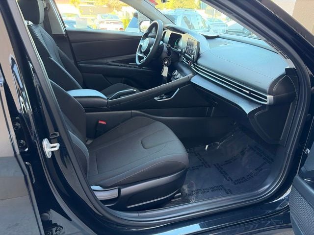 2025 Hyundai ELANTRA SE CERTIFIED