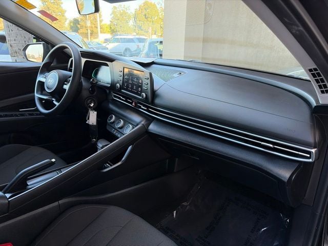 2025 Hyundai ELANTRA SE CERTIFIED