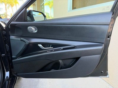 2025 Hyundai ELANTRA SE CERTIFIED