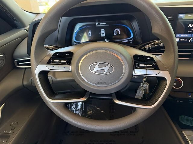 2025 Hyundai ELANTRA SE CERTIFIED