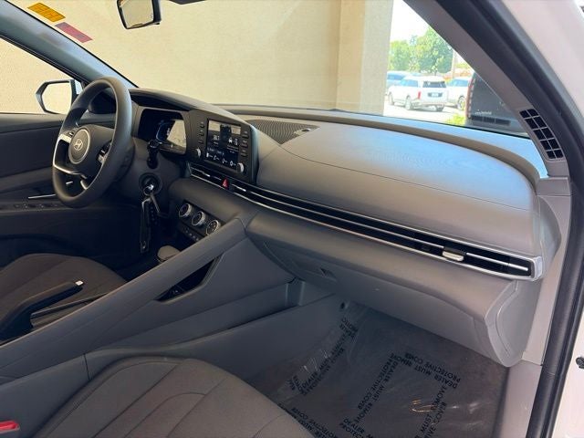 2025 Hyundai ELANTRA SE CERTIFIED