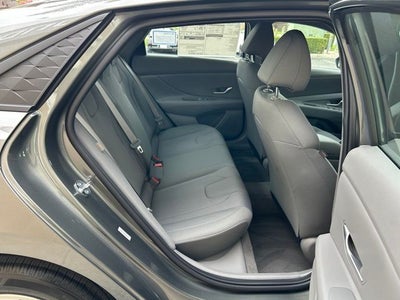2026 Hyundai ELANTRA SE