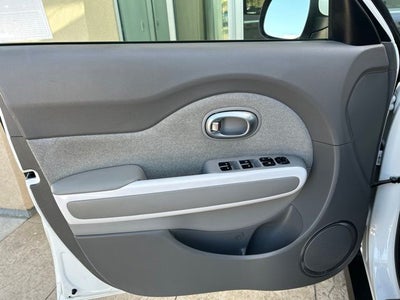 2016 Kia Soul EV Base