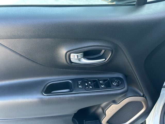 2016 Jeep Renegade Latitude 75th Anniversary Edition