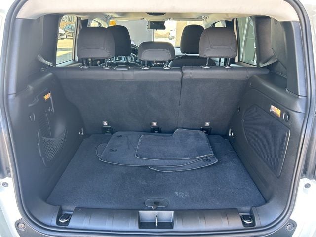 2016 Jeep Renegade Latitude 75th Anniversary Edition